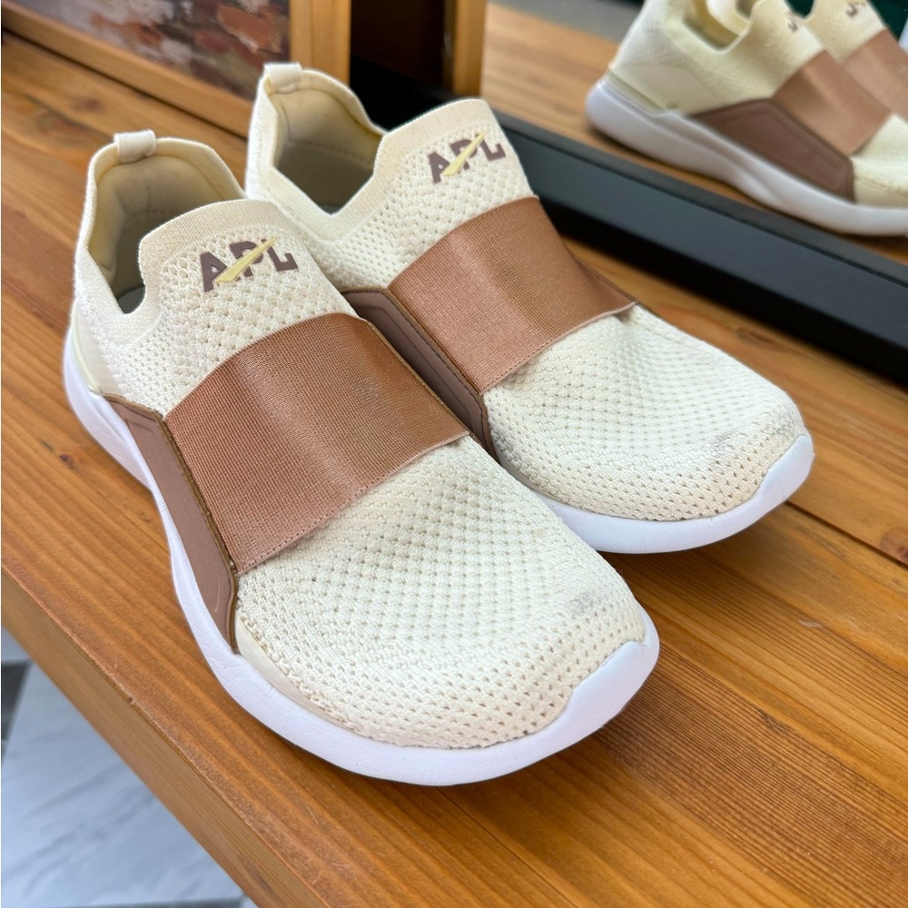 APL Athletic Propulsion Labs Techloom Bliss sneakers, women’s size 5.5